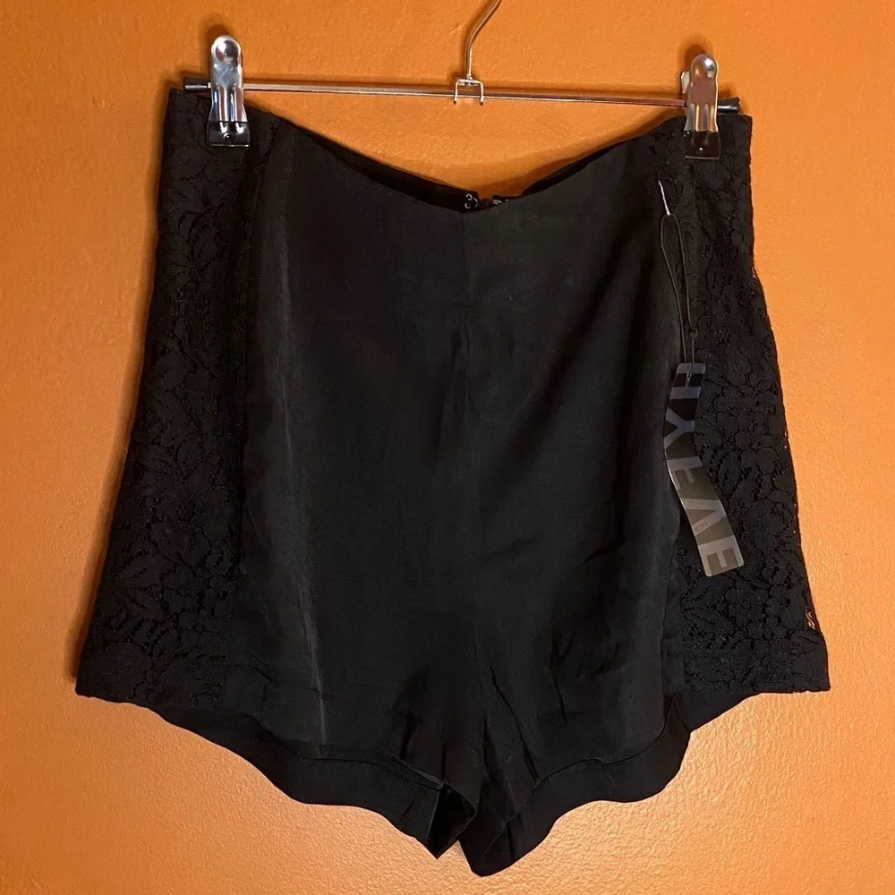 NWT Hyfve Hyfve Hyfve Lace Panel Zip Up Shorts